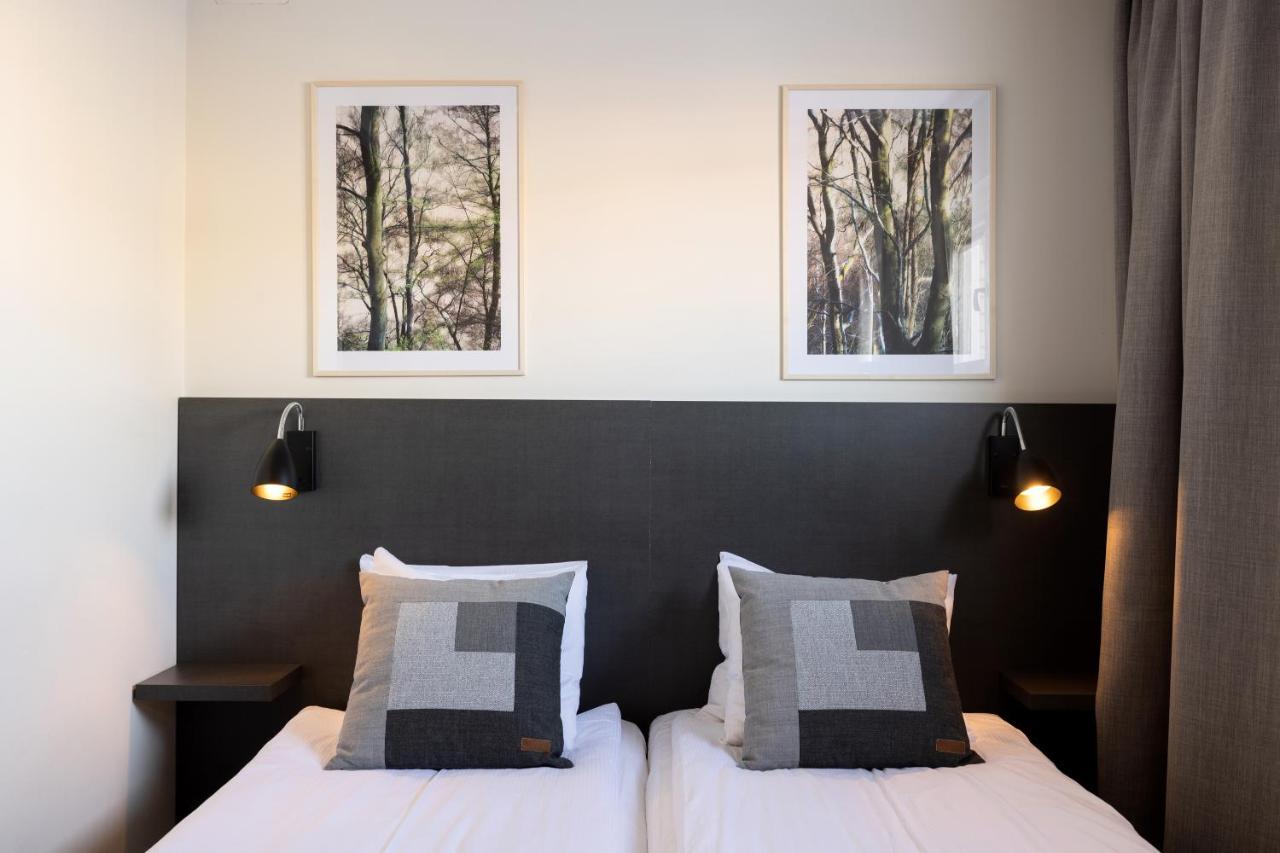 Hotel Bishops Arms Mora Bagian luar foto