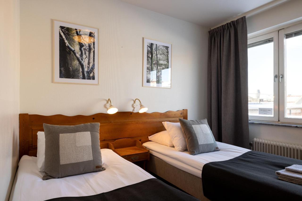 Hotel Bishops Arms Mora Bagian luar foto