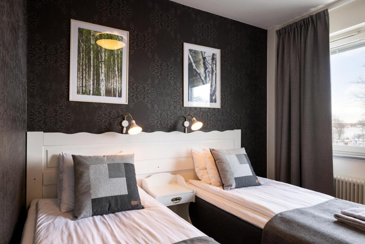 Hotel Bishops Arms Mora Bagian luar foto