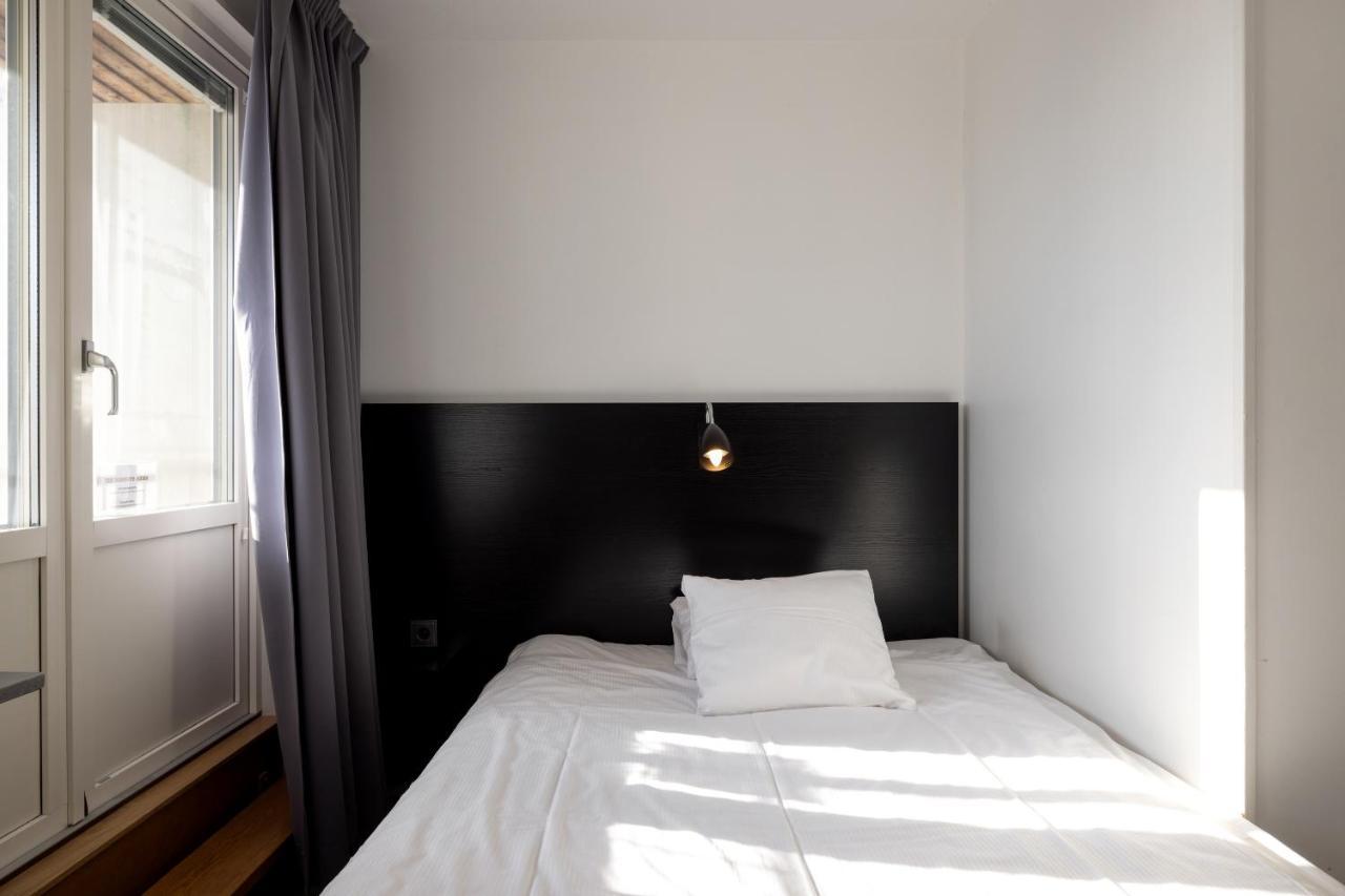 Hotel Bishops Arms Mora Bagian luar foto