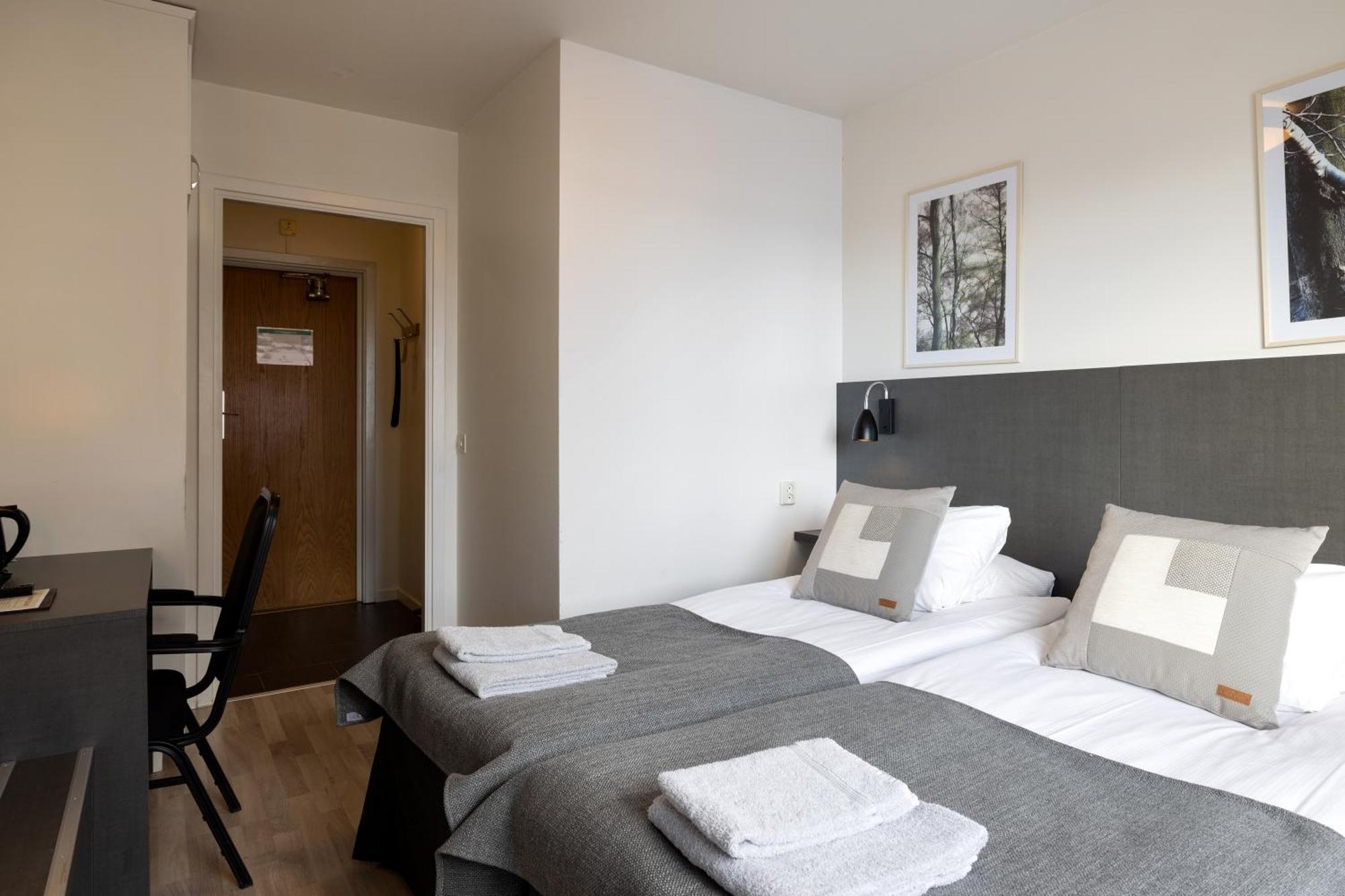 Hotel Bishops Arms Mora Ruang foto