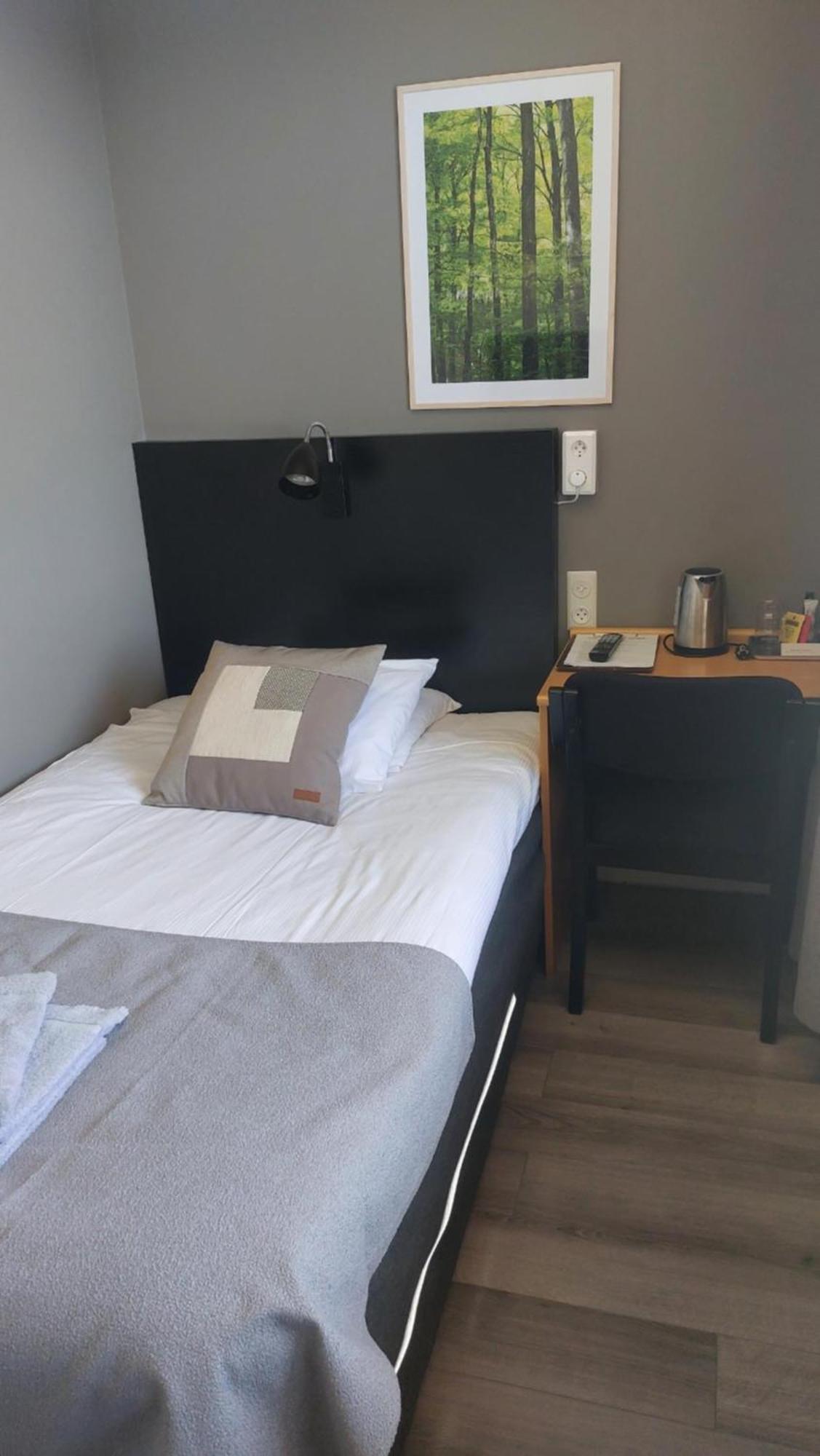 Hotel Bishops Arms Mora Ruang foto