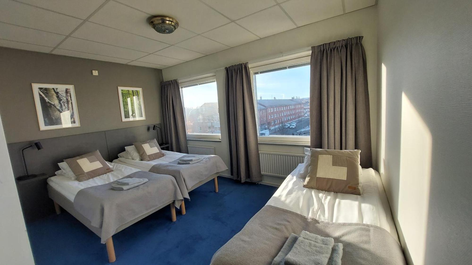 Hotel Bishops Arms Mora Bagian luar foto