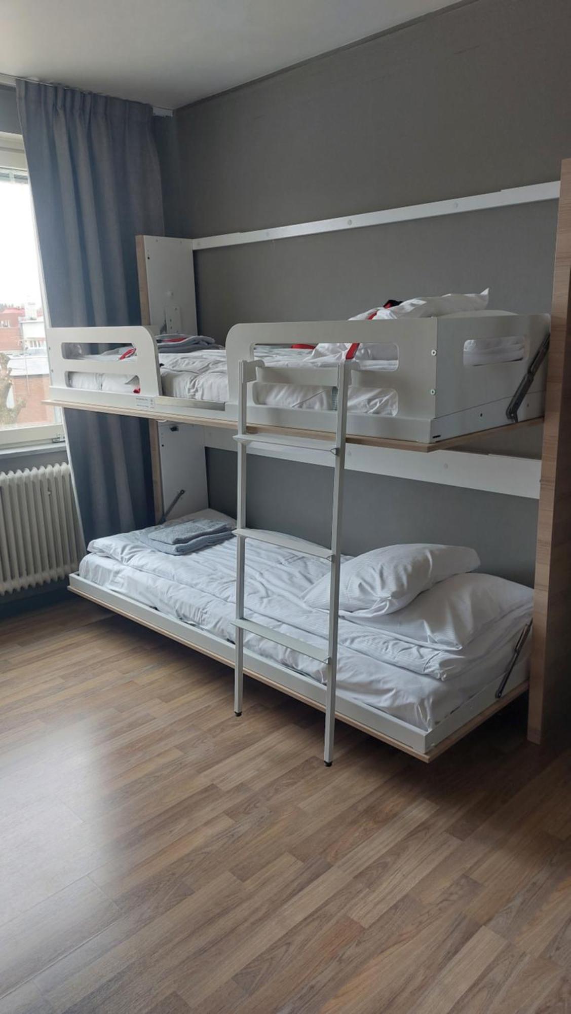Hotel Bishops Arms Mora Bagian luar foto