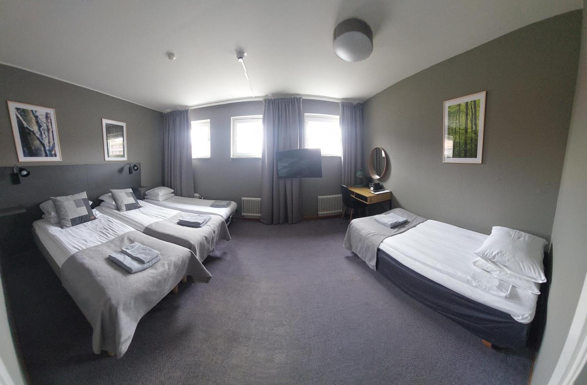 Hotel Bishops Arms Mora Bagian luar foto