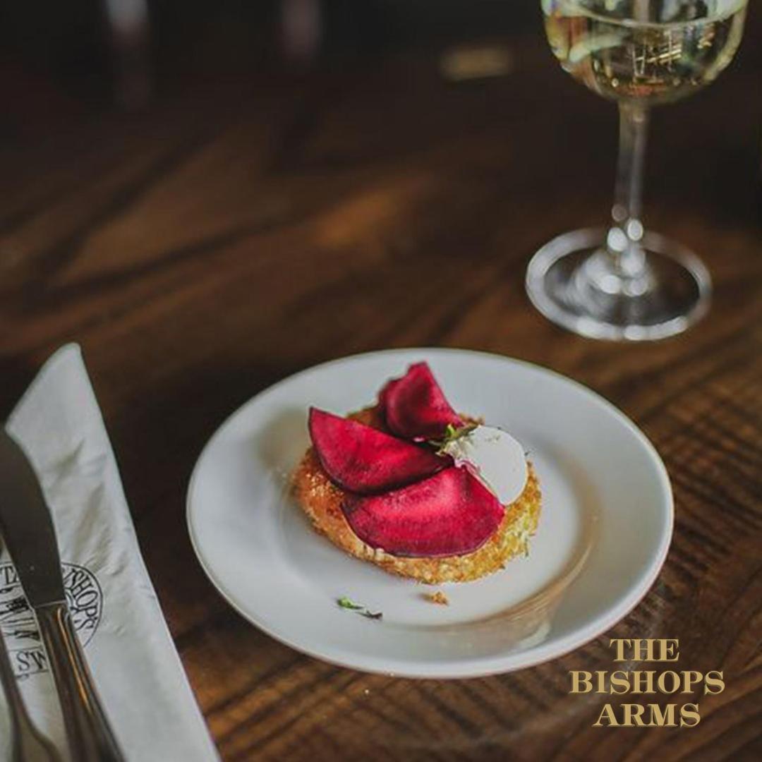 Hotel Bishops Arms Mora Bagian luar foto