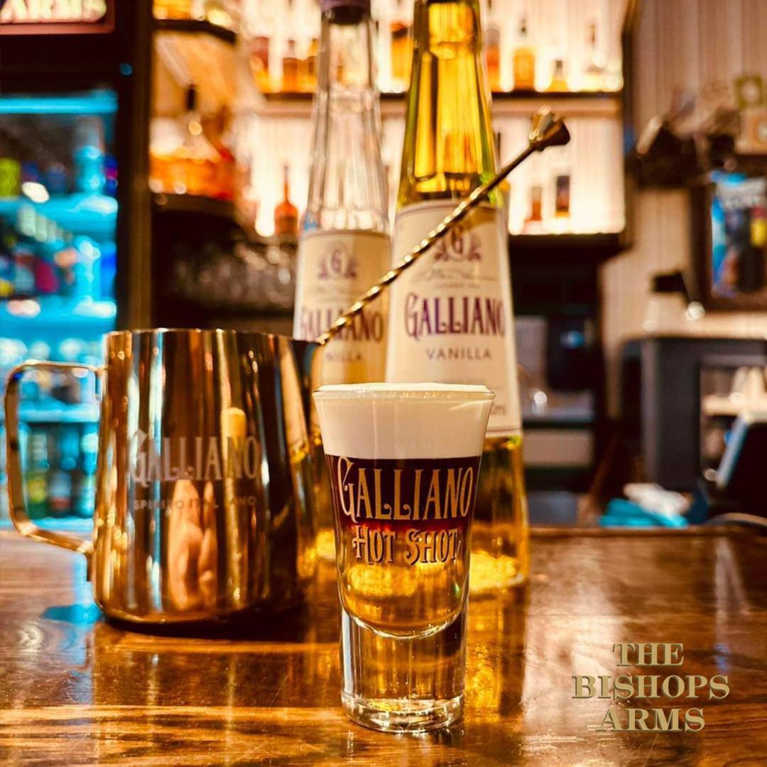 Hotel Bishops Arms Mora Bagian luar foto